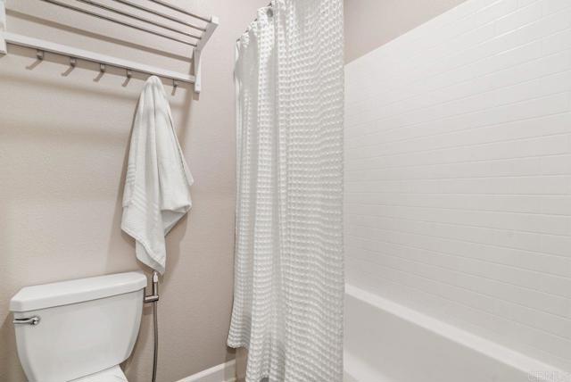 3510 Brody Way, Oceanside CA: https://media.crmls.org/mediaz/82d4899b-8535-4243-98fd-99fba8e62ed2.jpg