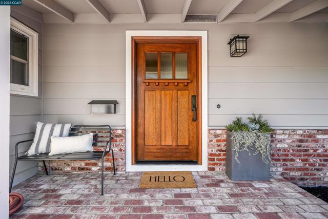 2501 Biscay Way, Walnut Creek CA: https://media.crmls.org/mediaz/82d4b7c9-31dc-434d-999e-36277be145a1.jpg