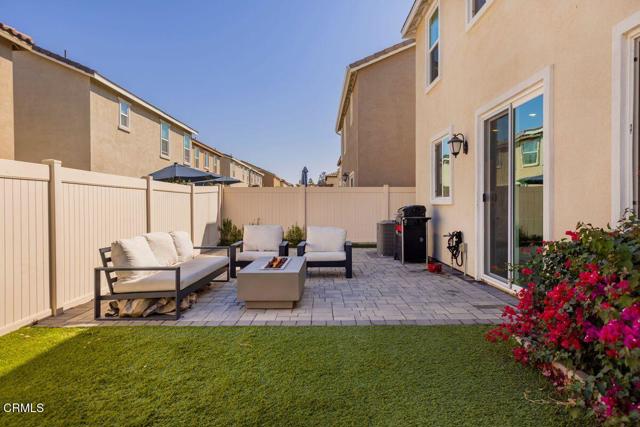 Detail Gallery Image 3 of 32 For 354 Autumn Path Ln, Santa Paula,  CA 93060 - 3 Beds | 2/1 Baths