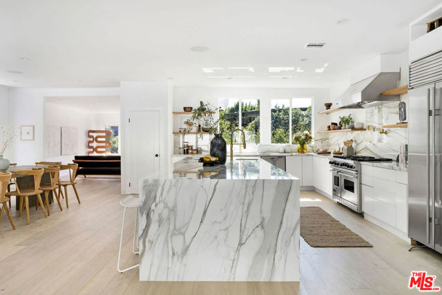 2600 Zorada Drive, Los Angeles CA: https://media.crmls.org/mediaz/82d5d1ea-1164-4b7c-a9c4-eaecbdf1393f.jpg