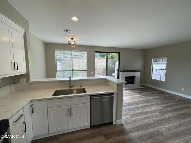 429 Dante Way, Oak Park CA: https://media.crmls.org/mediaz/82d757dd-5ed5-48f6-a8f6-aaca9210adad.jpg