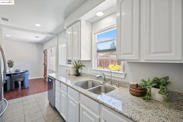 18628 Madison Ave, Castro Valley CA: https://media.crmls.org/mediaz/82d764ff-193a-48c8-9c21-c240a9f61517.jpg