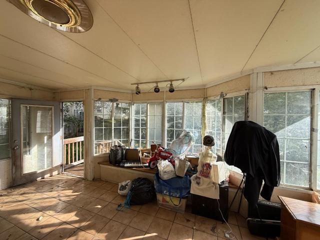 4621 Kaphan Avenue, Oakland CA: https://media.crmls.org/mediaz/82d7706c-2a16-40b3-9277-b572af77103a.jpg