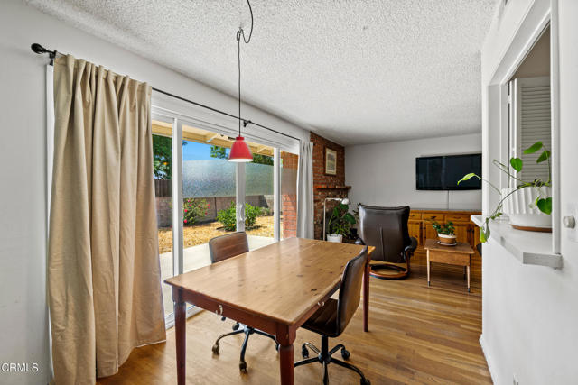 6449 Quakertown Avenue, Woodland Hills CA: https://media.crmls.org/mediaz/82d7f106-dfb7-4001-b7aa-ad032b1629e3.jpg
