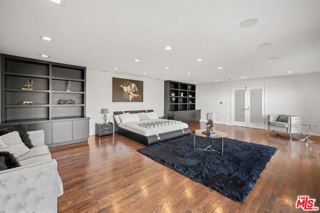 8514 Hillside Avenue, Los Angeles CA: https://media.crmls.org/mediaz/82d7f491-a9ee-482f-8f04-8ef77dc58215.jpg