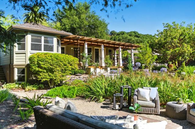 810 Glencrag Way, Woodside CA: https://media.crmls.org/mediaz/82d81478-7e94-4148-aaa9-5a8b9b3e1a4c.jpg