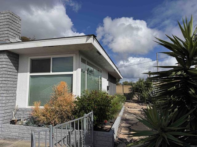 4606 Ocean View Boulevard, San Diego CA: https://media.crmls.org/mediaz/82d8b2ff-fa11-4c5d-b07e-d6b679fee3e5.jpg