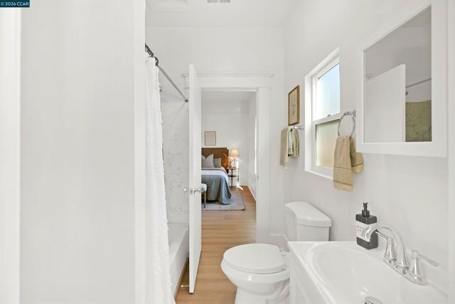 Image 27 of 58 For 456 4th St  