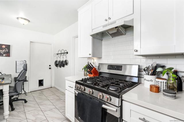 750 Fern St, Escondido CA: https://media.crmls.org/mediaz/82d9c45d-fac6-4291-b8af-b6e952825e68.jpg