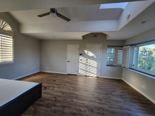 1402 Via Mil Cumbres, Solana Beach CA: https://media.crmls.org/mediaz/82d9c95b-5e3f-4695-affb-6ee399e672cd.jpg