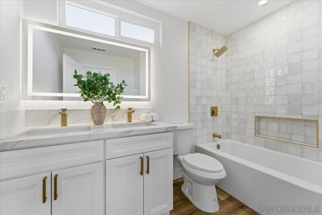 8686 Perseus Rd, San Diego CA: https://media.crmls.org/mediaz/82da4196-c9a0-436a-a075-e480004f7f90.jpg