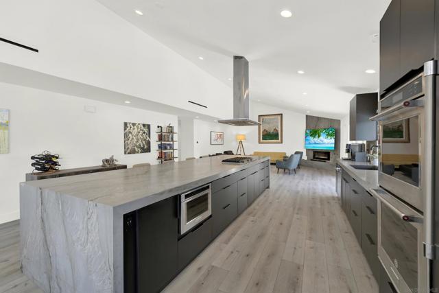 17351 Saint Andrews Dr, Poway CA: https://media.crmls.org/mediaz/82da4fd0-7870-4094-88bb-6d869ec4f4c2.jpg