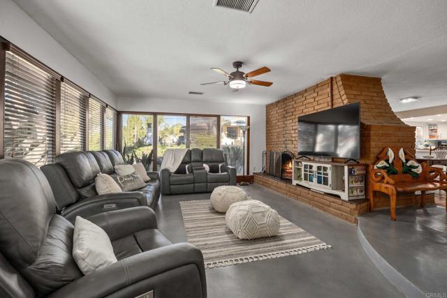 Detail Gallery Image 9 of 56 For 16301 Swartz Canyon Rd, Ramona,  CA 92065 - 3 Beds | 2/1 Baths