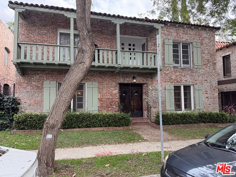 1132 N Vista Street #4