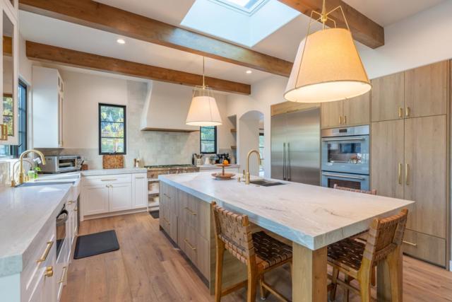 543 Asilomar Boulevard, Pacific Grove CA: https://media.crmls.org/mediaz/82dc2ec6-bd57-4729-9175-618307b48835.jpg