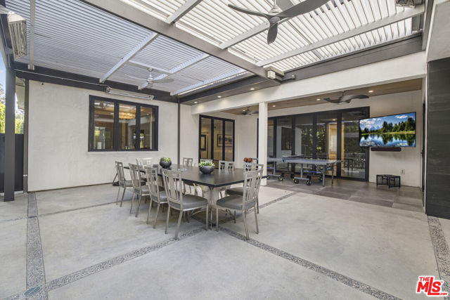 5304 Louise Avenue, Encino CA: https://media.crmls.org/mediaz/82dc3427-885d-4f95-828b-2df73df857f1.jpg