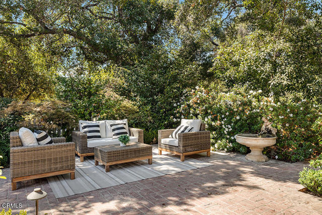 782 S Arroyo Boulevard, Pasadena CA: https://media.crmls.org/mediaz/82dc62fe-16f3-477c-9326-4ce24ff50a2d.jpg