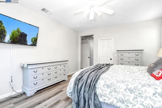 675 Merritt Ct, Discovery Bay CA: https://media.crmls.org/mediaz/82dc75fd-b720-4278-a650-5914ff306647.jpg