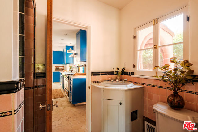 4 Bed Home for Sale in Los Angeles, California
