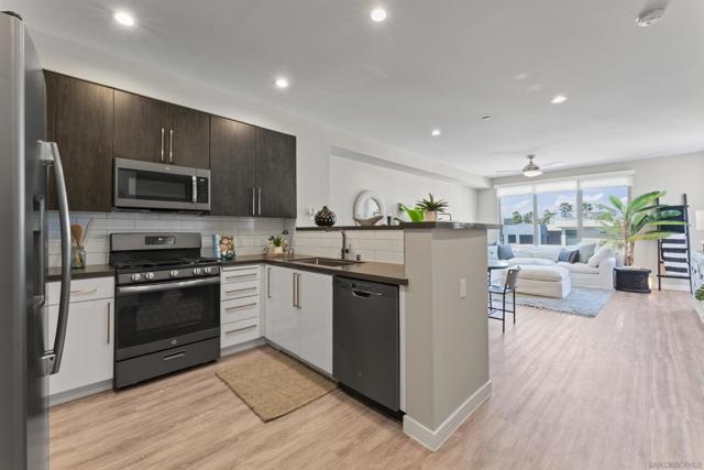 355 N Clevaland Street, Oceanside CA: https://media.crmls.org/mediaz/82dd17eb-5393-4074-92a5-42670ed50d72.jpg