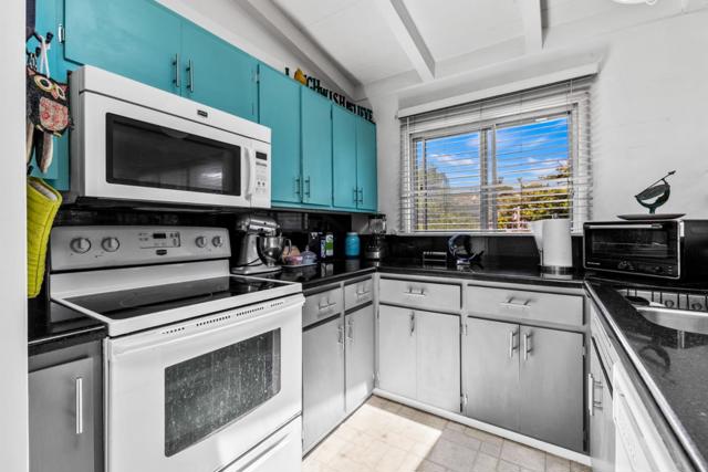 996 VIA VERDE, Del Rey Oaks CA: https://media.crmls.org/mediaz/82dd2e59-2d28-4d99-a89a-066df868df0b.jpg