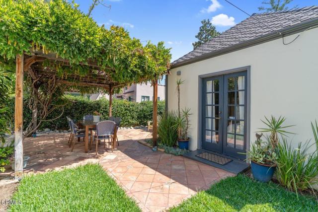 1421 Monte Vista Street, Pasadena CA: https://media.crmls.org/mediaz/82dd628f-b8a3-4d36-87cb-4241d0da339c.jpg