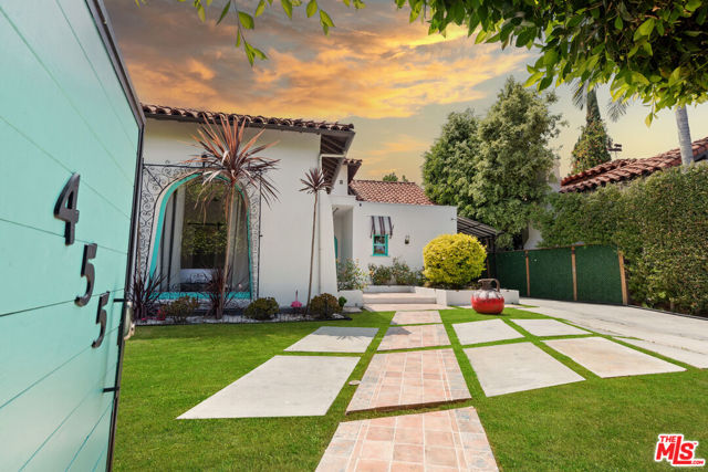 455 N Crescent Heights Boulevard, Los Angeles CA: https://media.crmls.org/mediaz/82dd8c96-e5f4-4ab1-955f-fa0a6f903434.jpg