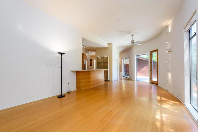 3527 Oak Knoll Drive, Redwood City CA: https://media.crmls.org/mediaz/82de3022-d546-4f18-991d-623ca404c474.jpg