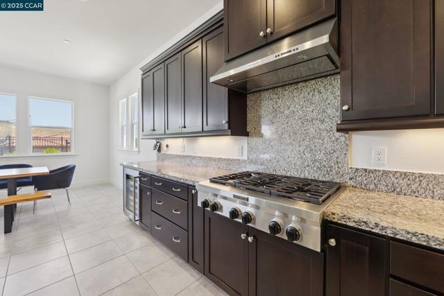 2909 Tulare Hills Dr, Dublin CA: https://media.crmls.org/mediaz/82df33bc-b78b-45e9-9285-f369dd0e4294.jpg