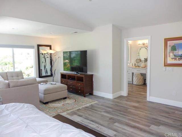 4982 Lassen Drive, Oceanside CA: https://media.crmls.org/mediaz/82df4a53-c6de-4538-86ca-4c6a775f4083.jpg