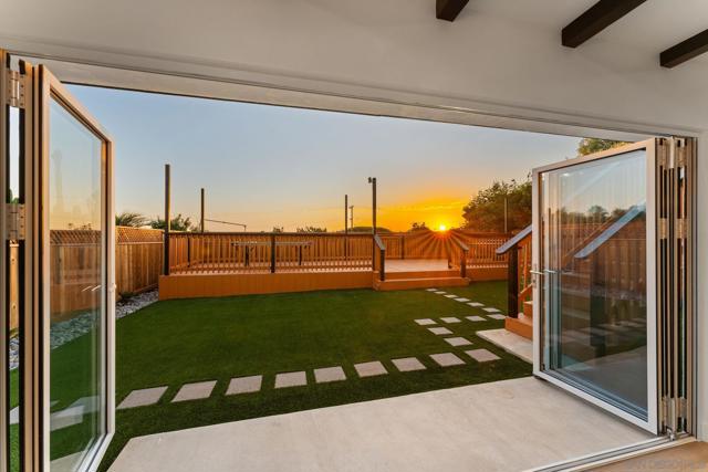 2736 Burgener Blvd, San Diego CA: https://media.crmls.org/mediaz/82e07eb1-3c1f-4695-8db7-70df3102daee.jpg