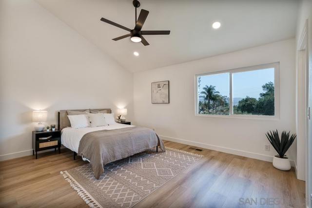 2927 Lawrence Ln, Escondido CA: https://media.crmls.org/mediaz/82e09cfa-daef-4504-9878-85fcac763769.jpg