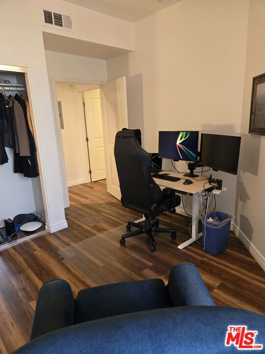 7100 Alvern Street, Los Angeles CA: https://media.crmls.org/mediaz/82e0dd8a-404f-401e-b3be-5cc741e919d5.jpg