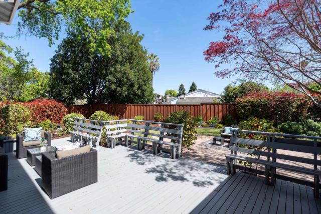 310 Trestle Glen Ct, Walnut Creek CA: https://media.crmls.org/mediaz/82e14c9a-38c6-4c7d-94ab-e02fd8a90c68.jpg