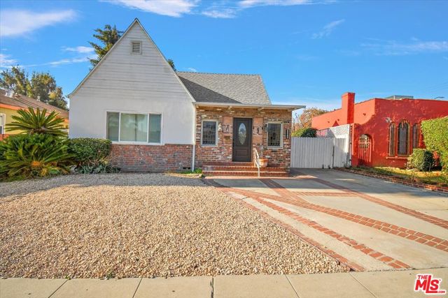 2445 Granville Avenue, Los Angeles, California 90064, 2 Bedrooms Bedrooms, ,1 BathroomBathrooms,Single Family Residence,For Sale,Granville,25488107