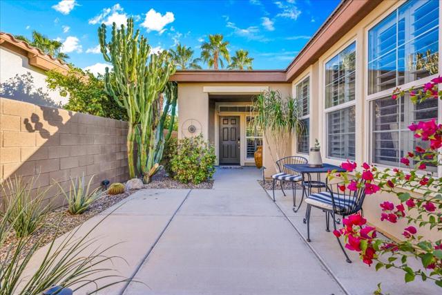 81485 Golden Poppy Way, La Quinta CA: https://media.crmls.org/mediaz/82e21656-b1b7-4322-9d99-d746e3bb89f0.jpg