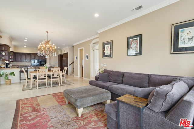 19016 Devonport Lane, Tarzana CA: https://media.crmls.org/mediaz/82e2e7b0-0b91-4521-b335-376ee697e72f.jpg