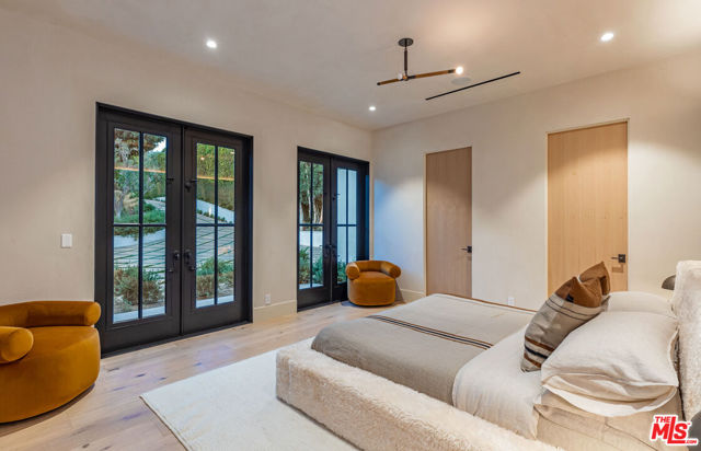 24824 Pacific Coast Highway, Malibu CA: https://media.crmls.org/mediaz/82e2ee4b-e63e-4cfa-825c-0c6eac736598.jpg