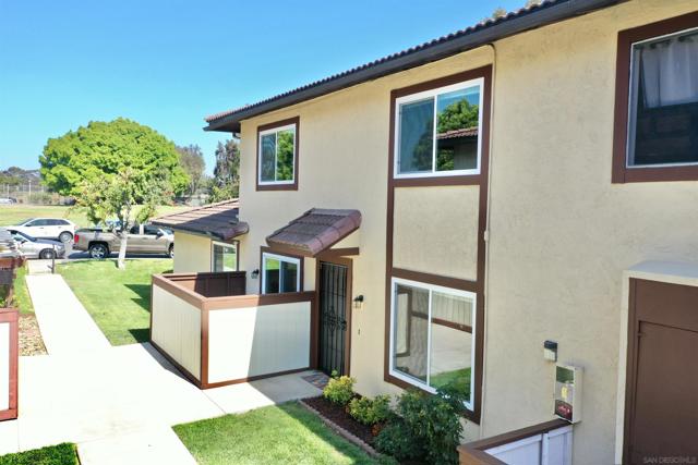 1570 Monterey Pine Dr, San Diego CA: https://media.crmls.org/mediaz/82e35546-f2bb-456b-9d53-40daf457a9f8.jpg