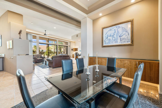 12 Boulder Lane, Rancho Mirage CA: https://media.crmls.org/mediaz/82e359c4-29ca-436b-96a7-1d850c44cdbe.jpg