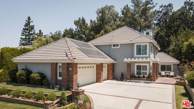 26430 Emerald Dove Drive, Valencia CA: https://media.crmls.org/mediaz/82e56e60-18ff-43d8-8416-08bc05573298.jpg