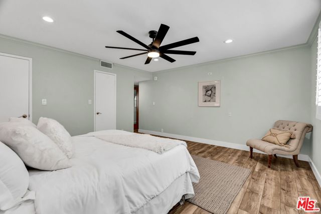 14106 Dickens Street, Sherman Oaks CA: https://media.crmls.org/mediaz/82e5d4ef-d033-40b4-8e5b-10376eaeccf5.jpg