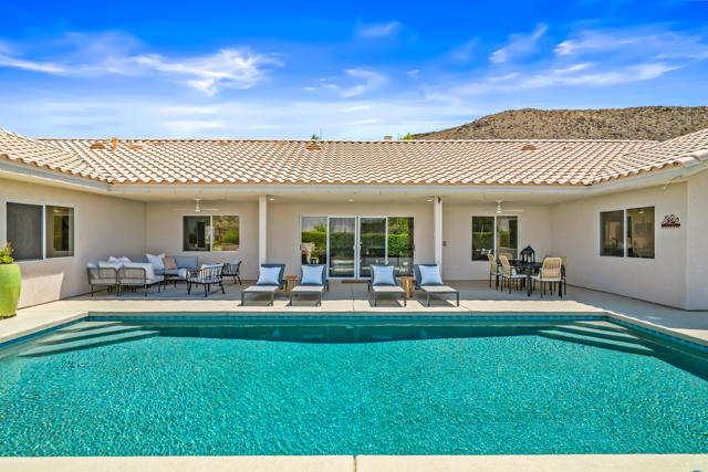 67980 Foothill Road, Cathedral City CA: https://media.crmls.org/mediaz/82e64665-7bae-4a4d-97d0-084844c9f22f.jpg