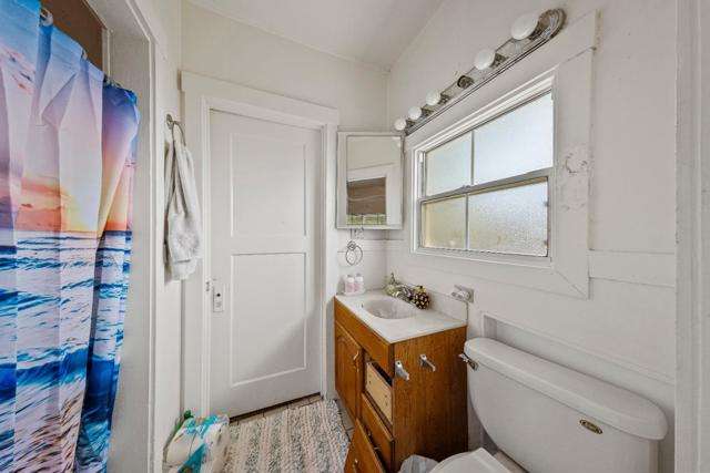 584585 Monterey Road, Morgan Hill CA: https://media.crmls.org/mediaz/82e6b91c-133e-49cf-8801-62c095cac7b0.jpg