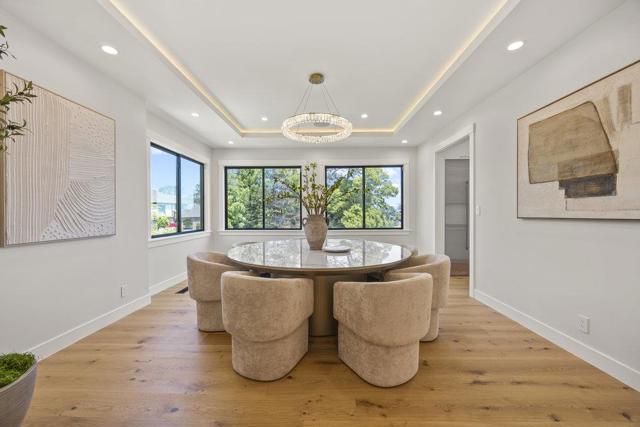 1095 Macadamia Drive, Hillsborough CA: https://media.crmls.org/mediaz/82e6da29-4a22-497d-baee-62b067deadd0.jpg