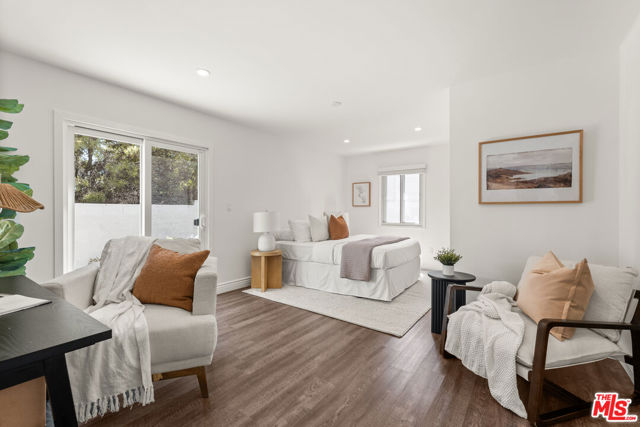 7322 W 91st Street, Los Angeles CA: https://media.crmls.org/mediaz/82e730e8-1adf-4946-b07a-c910a19c4232.jpg