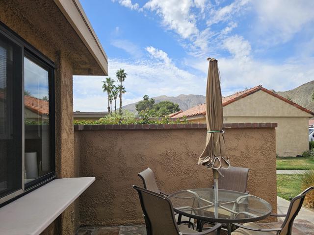101 La Cerra Drive, Rancho Mirage CA: https://media.crmls.org/mediaz/82e7395b-e706-4661-b503-8cba04419cae.jpg