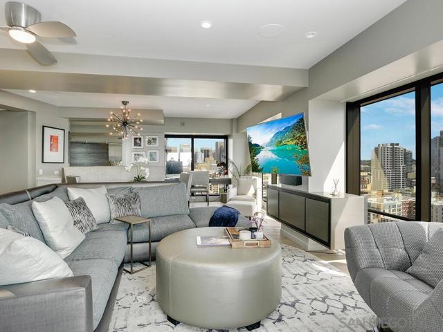 100 Harbor Drive, San Diego CA: https://media.crmls.org/mediaz/82e743d9-a528-4761-8eb3-aa5ff6d9fef1.jpg