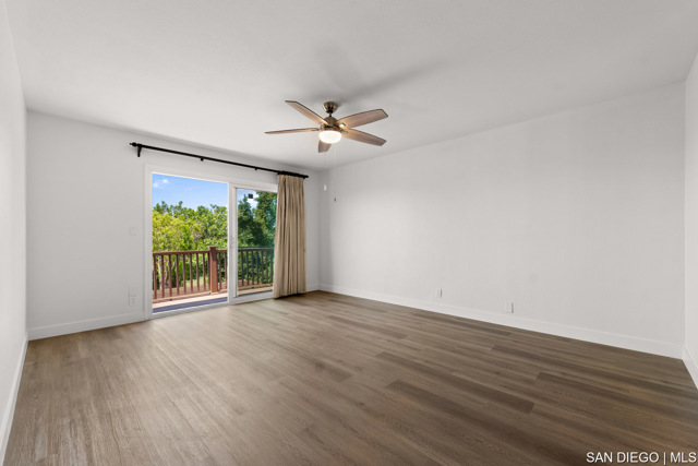 24231 Robledo, Mission Viejo CA: https://media.crmls.org/mediaz/82e7e162-85be-4325-b253-8531668de14e.jpg