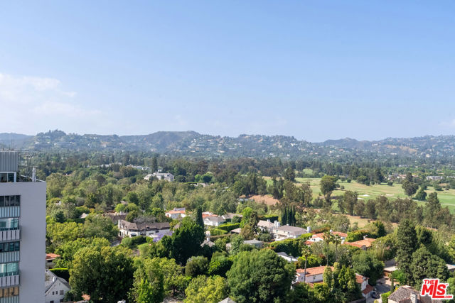 10380 Wilshire Boulevard, Los Angeles CA: https://media.crmls.org/mediaz/82e9038e-0b86-4fe2-9980-43a038f40824.jpg